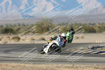 media/Dec-07-2025-CVMA (Sun) [[3e7d2de5dc]]/Race 18-Formula Twins-Formula 40 UL/